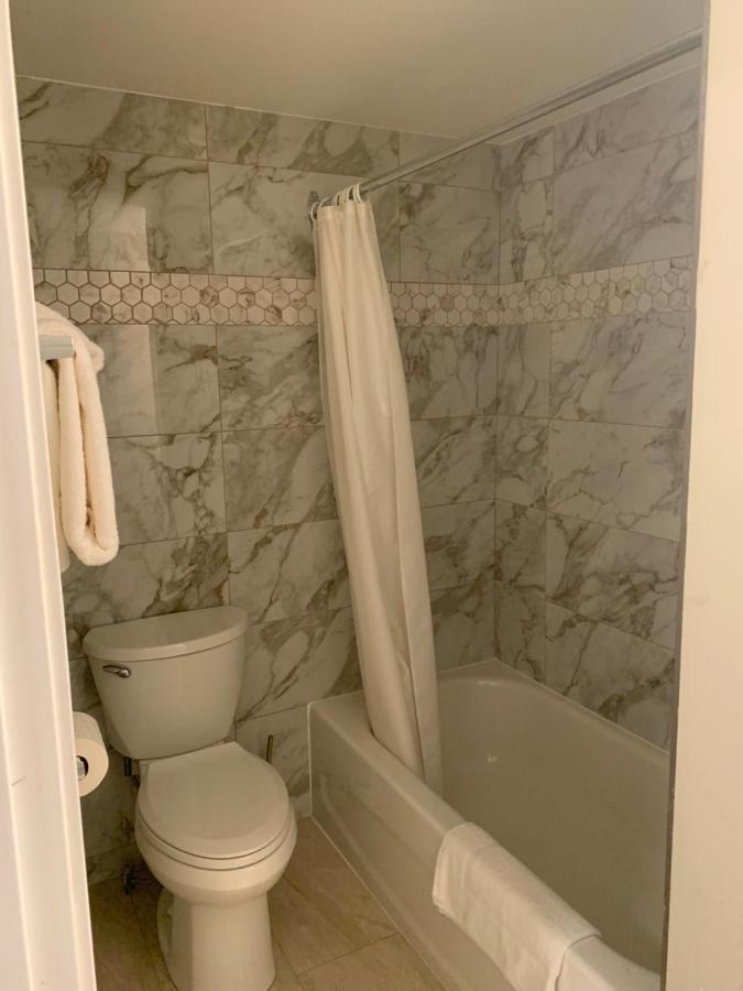Blue Stream Motel Вернон Екстер'єр фото