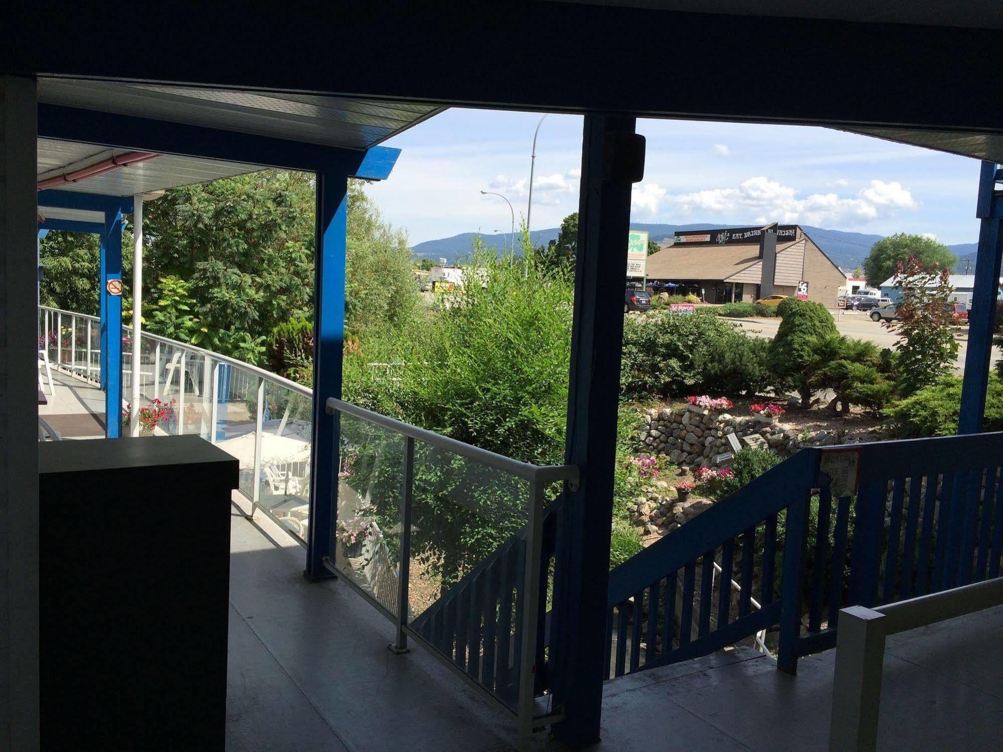 Blue Stream Motel Вернон Екстер'єр фото