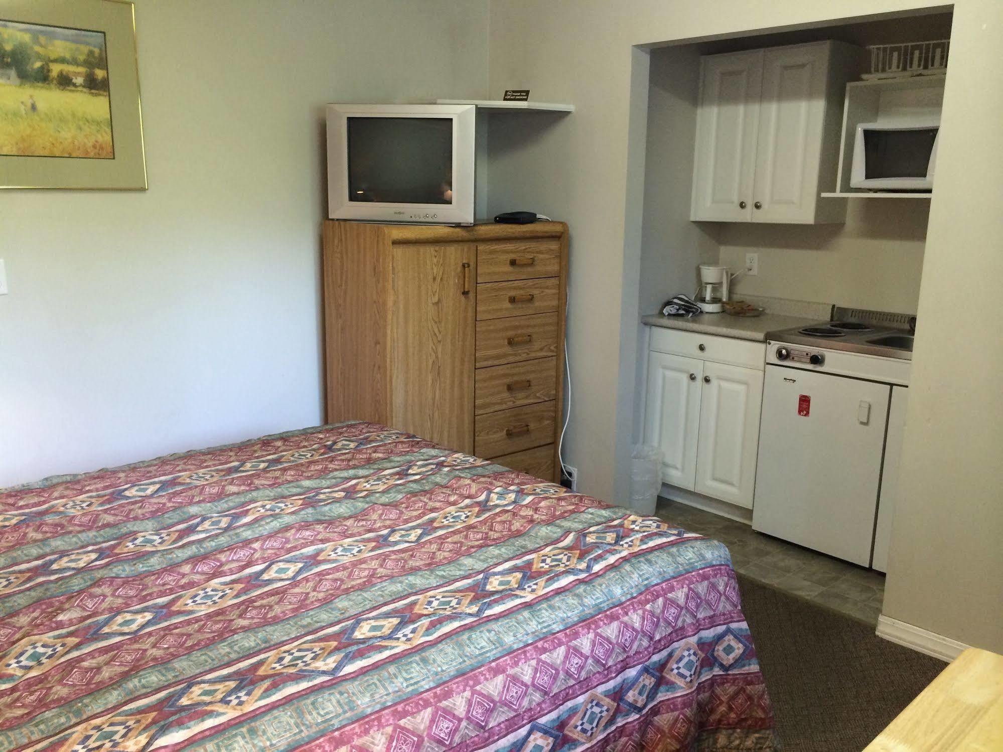 Blue Stream Motel Вернон Екстер'єр фото
