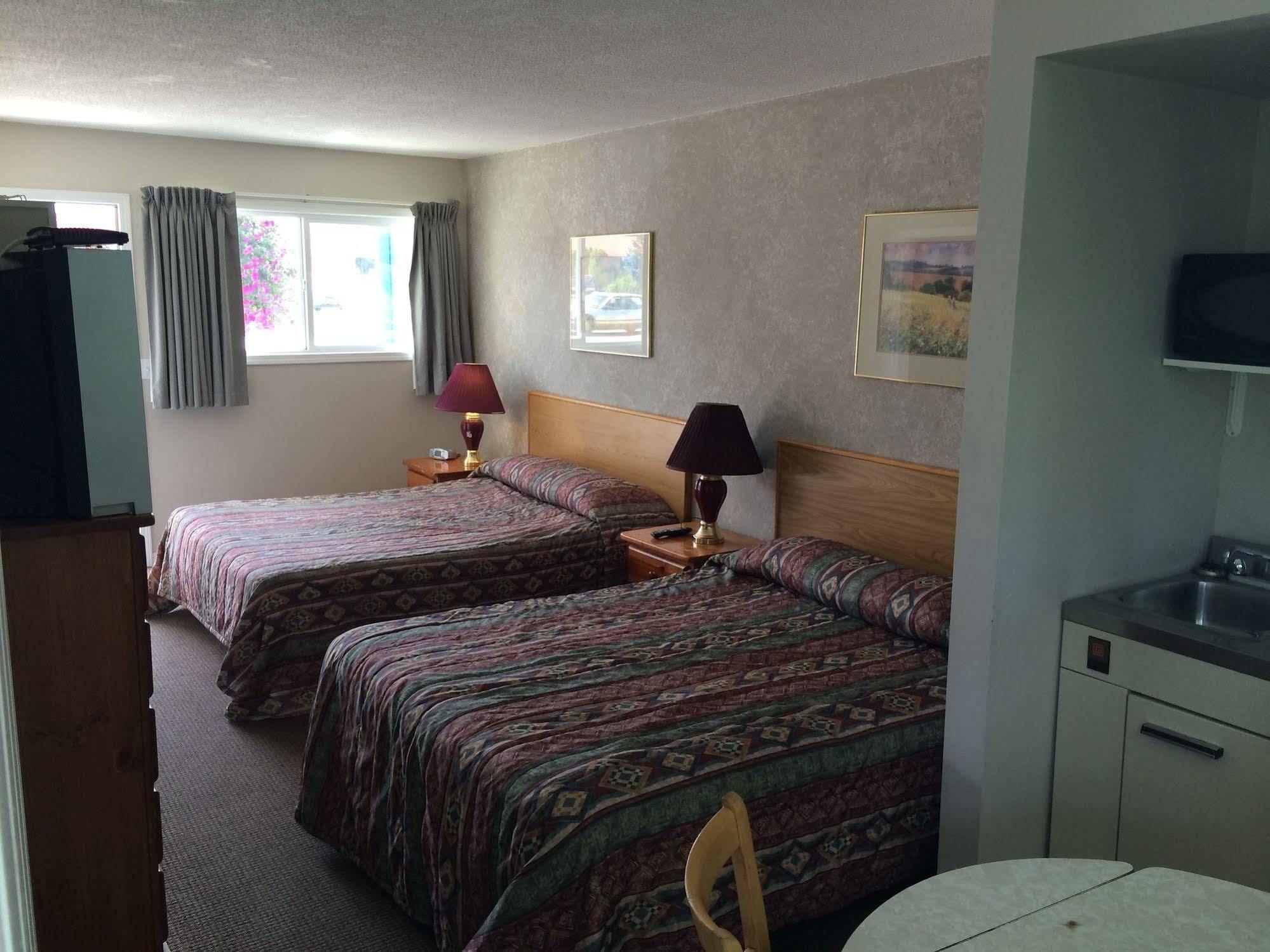Blue Stream Motel Вернон Екстер'єр фото